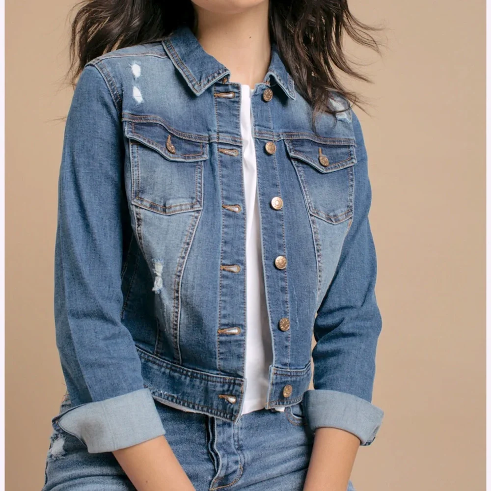 39 The Perfect Denim Jacket - Picture 2 of 3